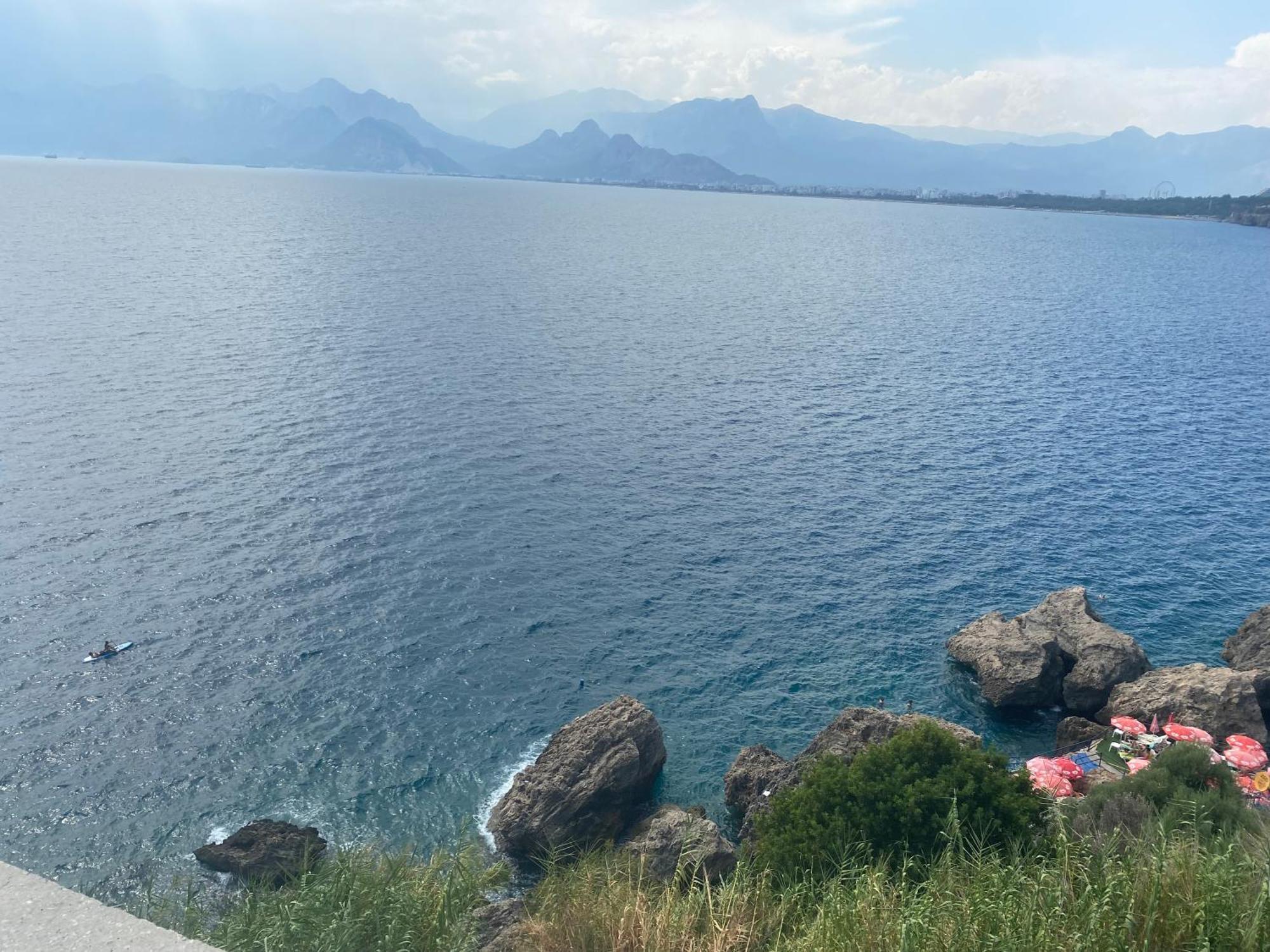 In The Middle Hotel Antalya Exteriör bild